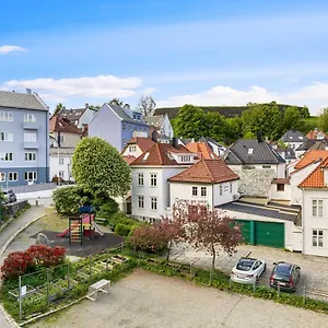 Behind Bryggen - Renovated - Budget Friendly Apartment Bergen