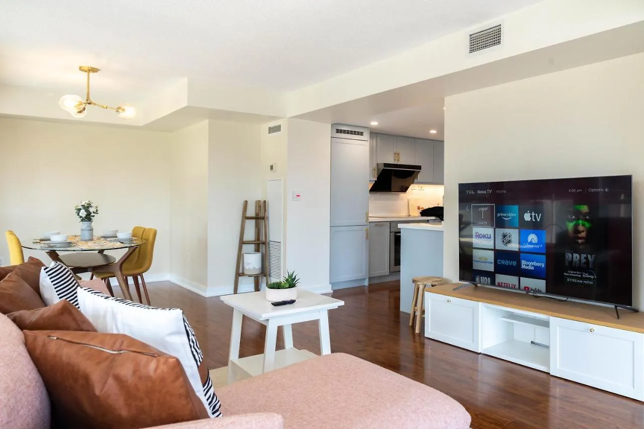 Large 2 Bedrooms Besides Cn Tower Toronto Canada
