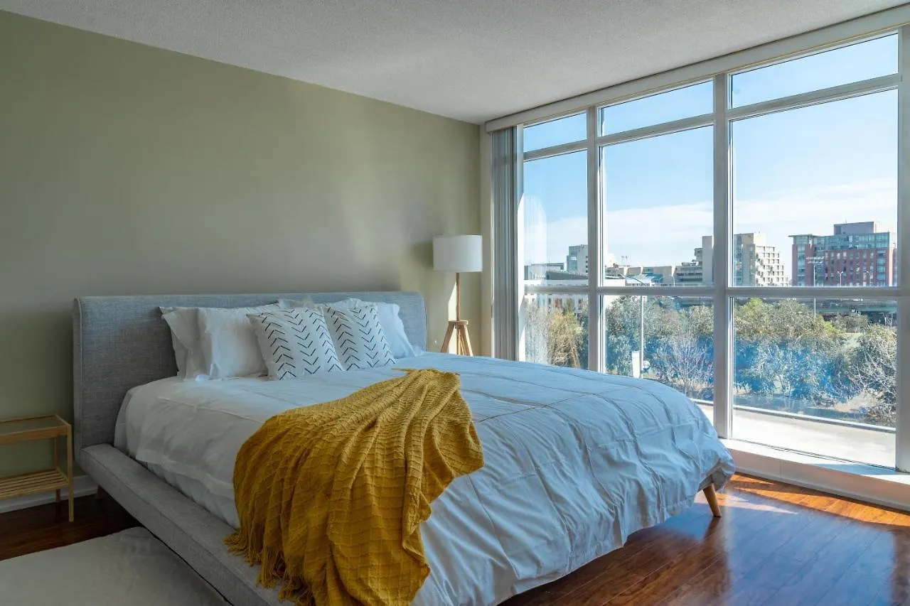 Large 2 Bedrooms Besides Cn Tower Toronto 0*,  Canada