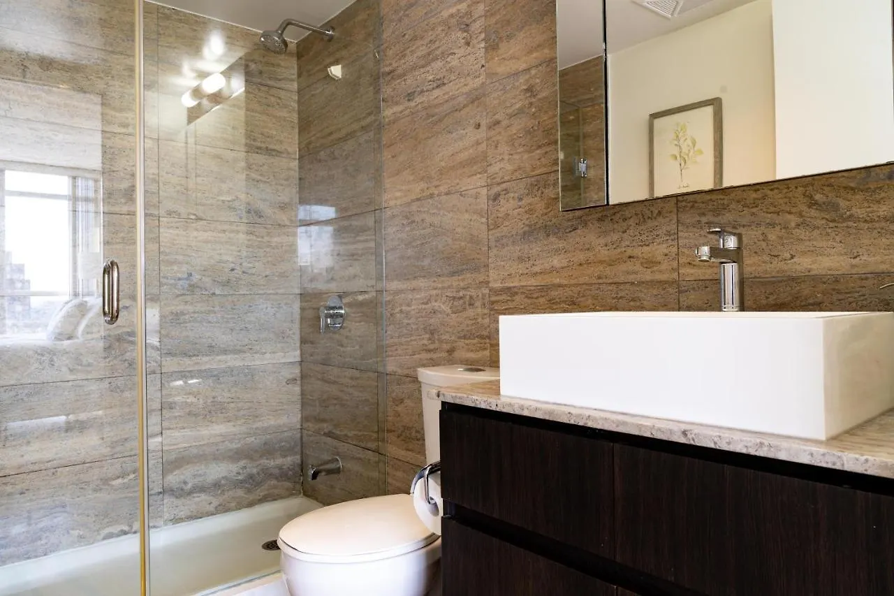 Apartment Large 2 Bedrooms Besides Cn Tower Toronto