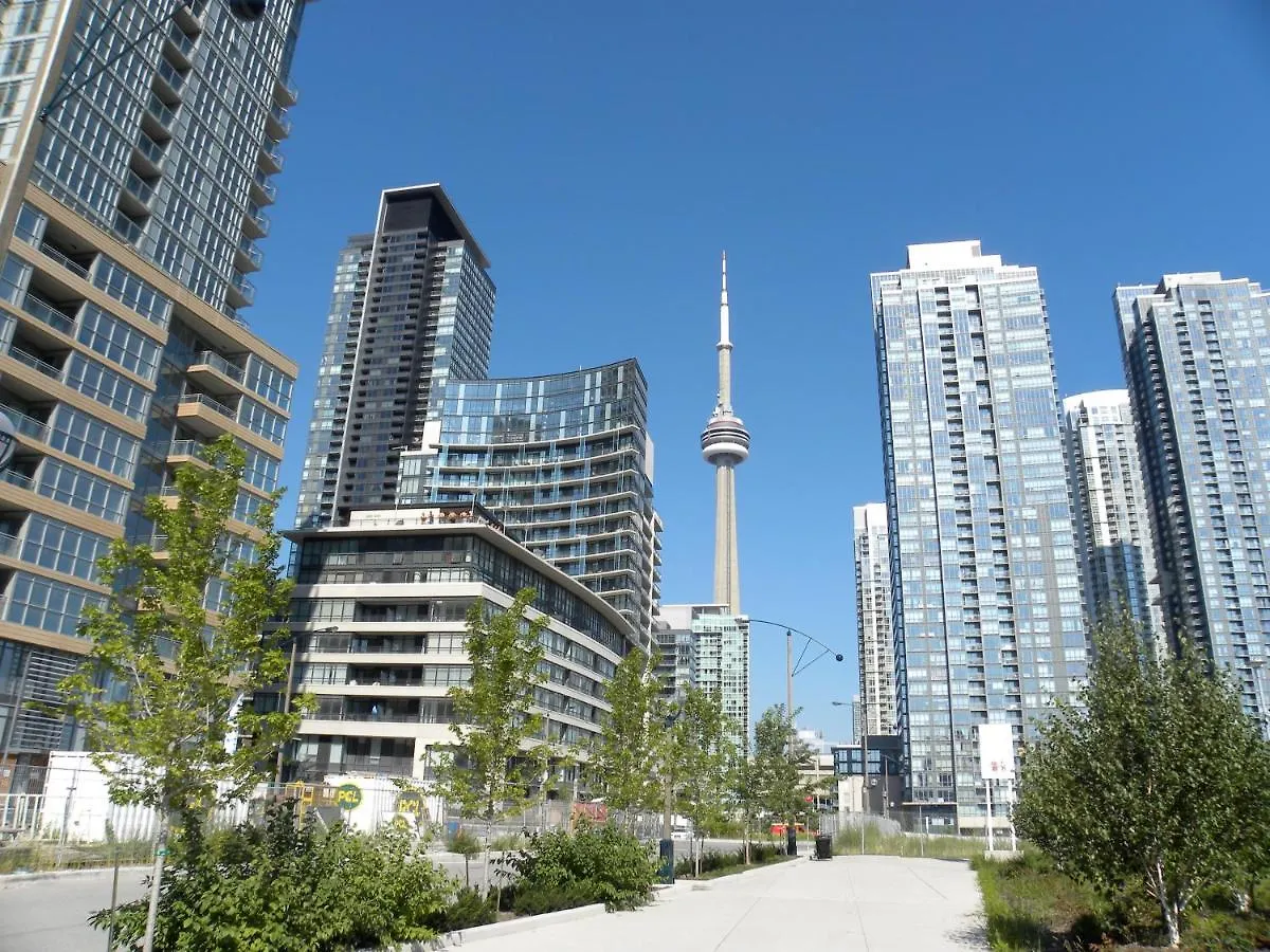 Large 2 Bedrooms Besides Cn Tower Toronto Apartment